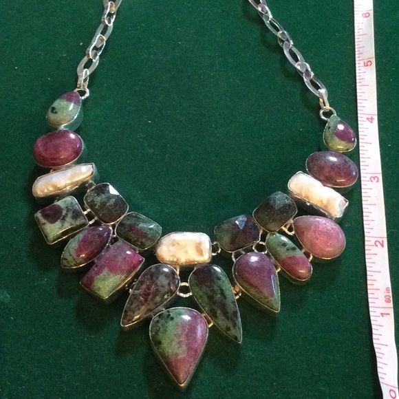 Breathtaking Genuine Ruby Zoisite Necklace With Pearls - Picture 12 of 12